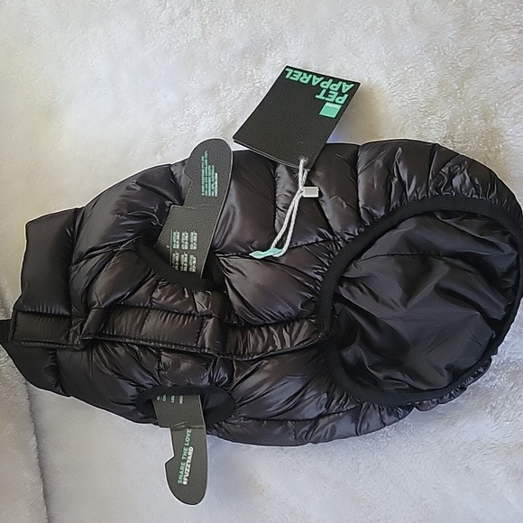 Size 3 black puffer dog coat with velcro fasteners and zipper back closure - Picture 3 of 7